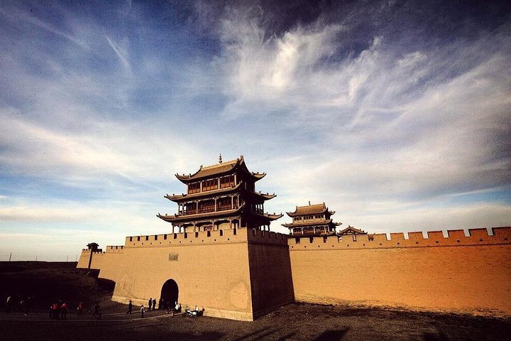Private Jiayuguan Day Tour to Jiayuguan Fort, Overhanging Great Wall and More