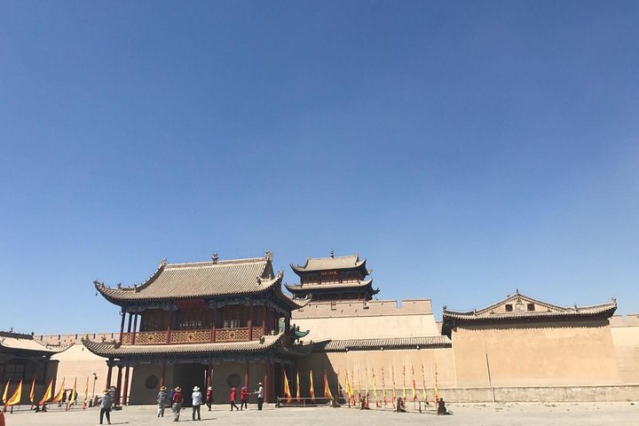 Private Jiayuguan Day Tour to Jiayuguan Fort, Overhanging Great Wall and More