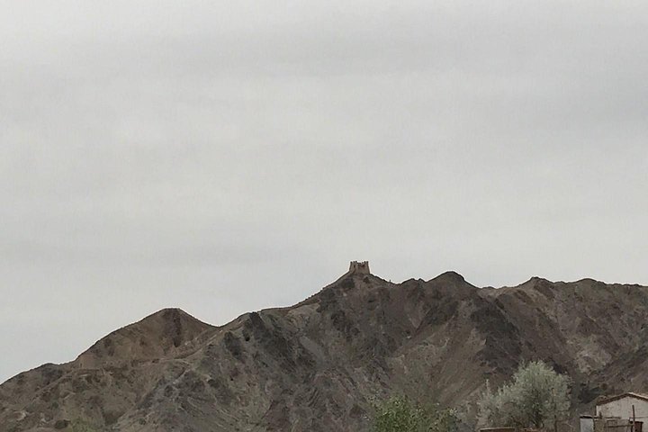 Private Jiayuguan Day Tour to Jiayuguan Fort, Overhanging Great Wall and More