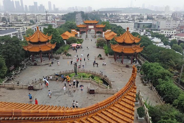 Private Wuhan Day Tour to Yellow Crane Tower, Guiyuan Temple and Hubei Provincial Museum