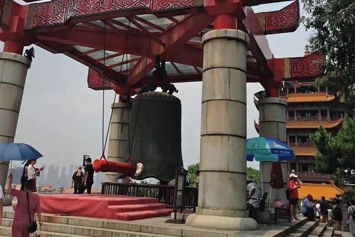 Private Wuhan Day Tour to Yellow Crane Tower, Guiyuan Temple and Hubei Provincial Museum