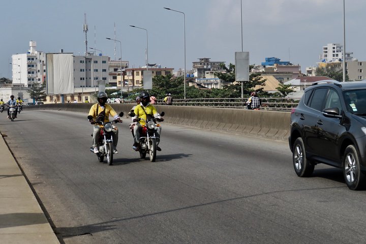 Private tour of Benin 3 days (Cotonou, Lake Ganvie, Ouidah)