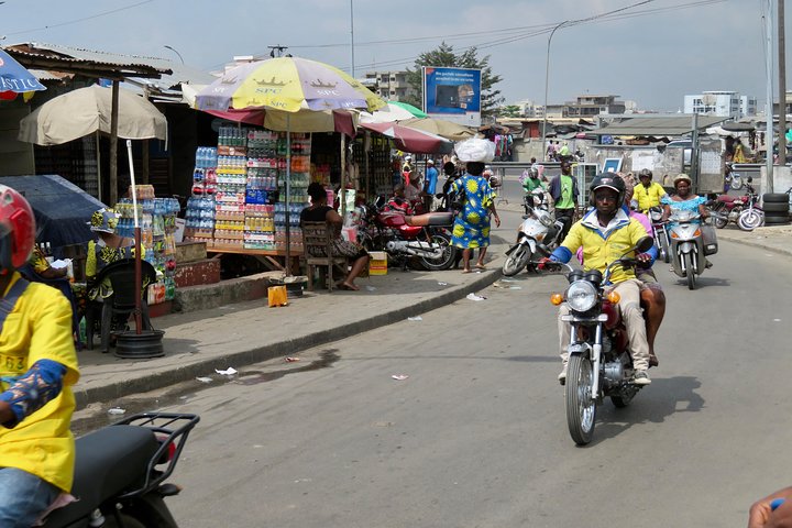 Private tour of Benin 3 days (Cotonou, Lake Ganvie, Ouidah)