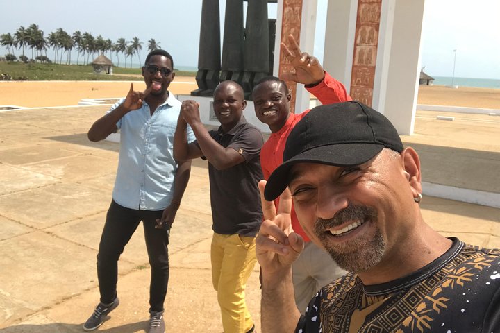 Private tour of Benin 3 days (Cotonou, Lake Ganvie, Ouidah)
