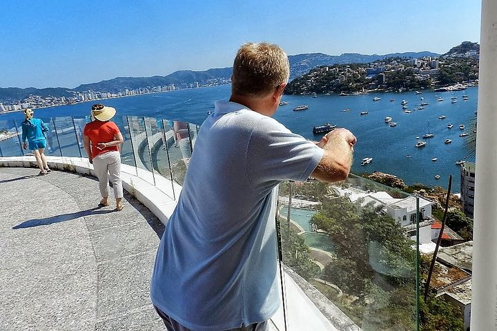 4hr Fun Guide Tour For Cruisers or Hotels Guests with Divers Show