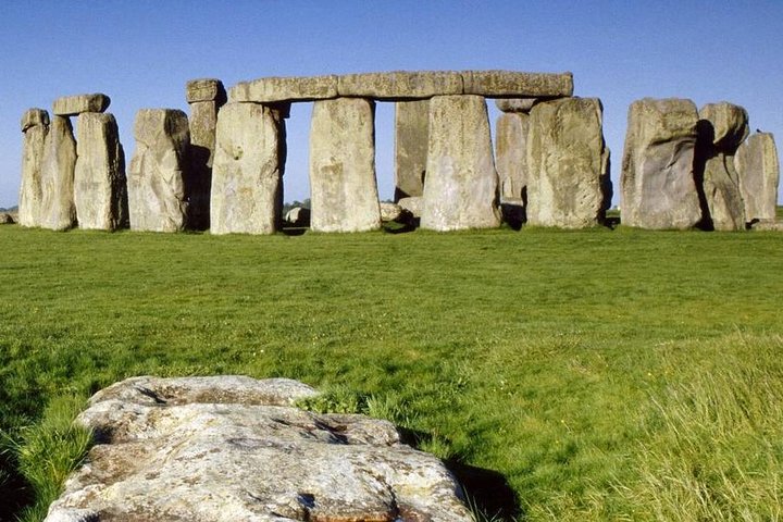 Southampton Pre-Cruise Tour: London to Southampton via Stonehenge