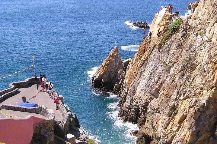 4 Hrs Exclusive to Cruise Ship Passengers Sightseeing Experience