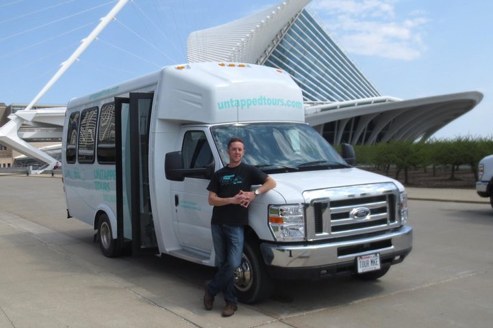 Personal and Detailed Milwaukee Sightseeing Bus Tour