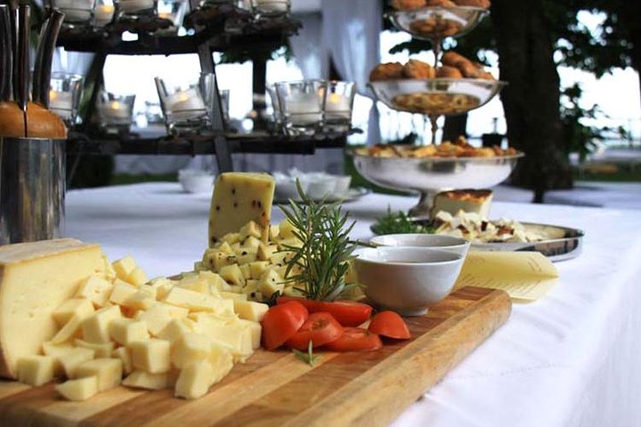 Private 6-Hour Tour of Three Etna Wineries with food&wine tasting