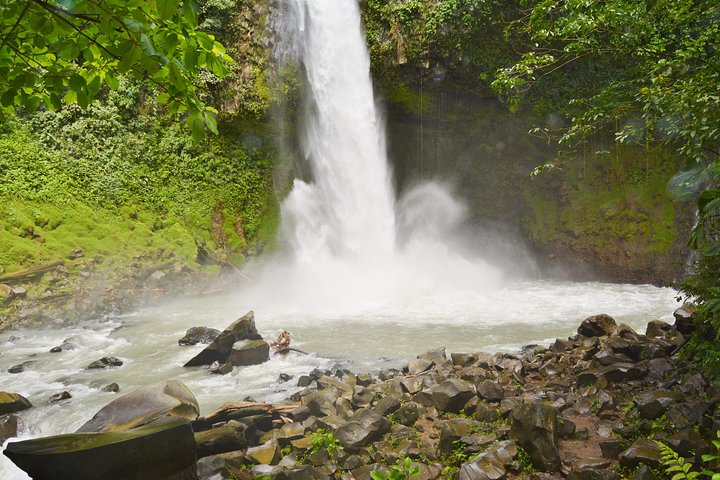 La Fortuna Waterfall, Hanging Bridges, Arenal Volcano Combo Tour