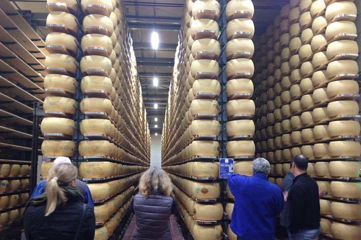 Parmigiano Reggiano & Aceto Balsamico tour with lunch