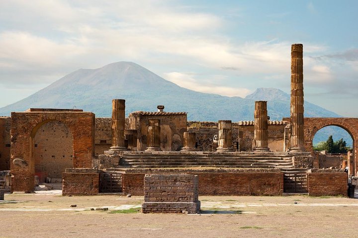 Day Trip to Pompeii Ruins from Rome