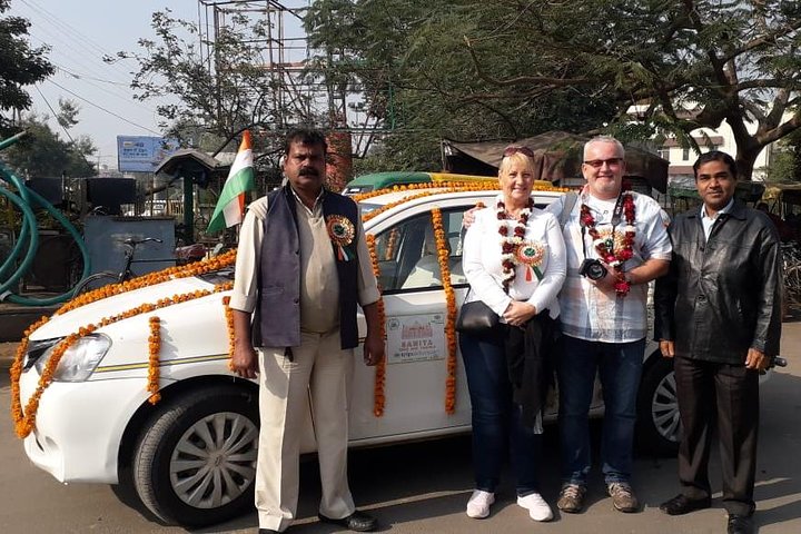 Delhi to Agra and Taj Mahal Private Day Trip by Express Train with Lunch