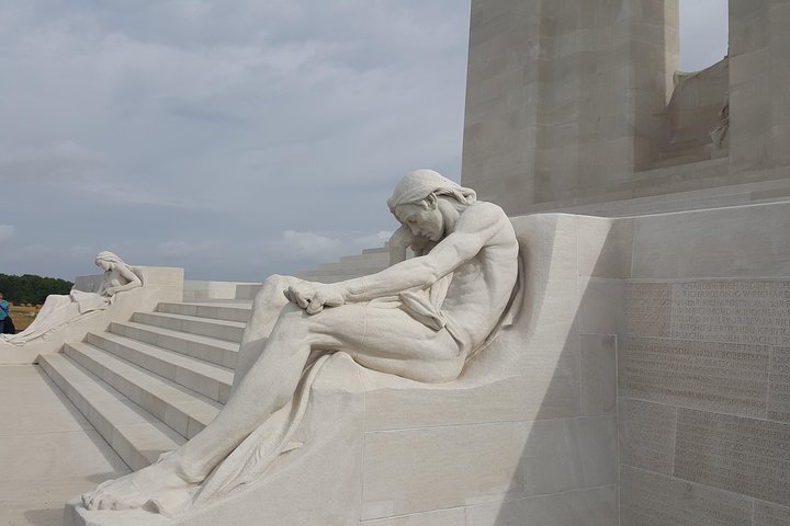 Full Day Canadian WW1 Vimy and Somme Battlefield Tour from Ypres