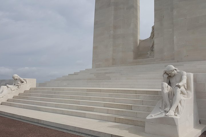 Full Day Canadian WW1 Vimy and Somme Battlefield Tour from Ypres