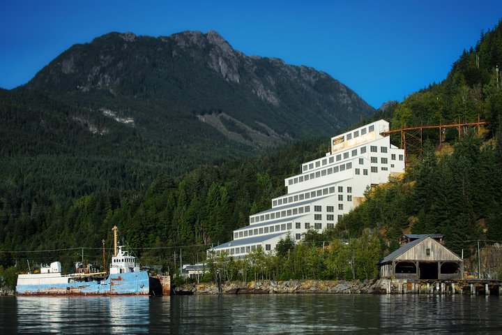 Whistler Sightseeing Tour from Vancouver: See Horseshoe Bay and Shannon Falls