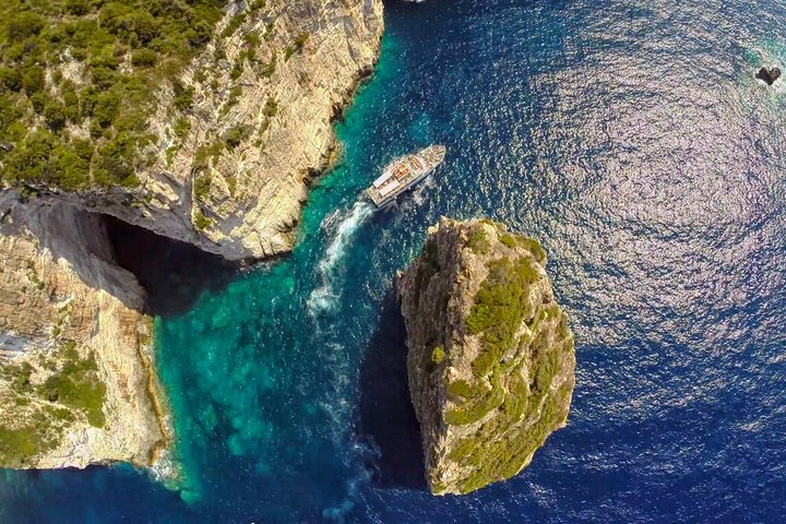 Full-Day Boat Tour of Paxos Antipaxos Blue Caves from Corfu