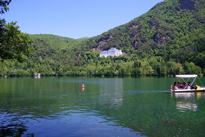 Lakes of Monticchio private tour: amazing volcano Vulture view