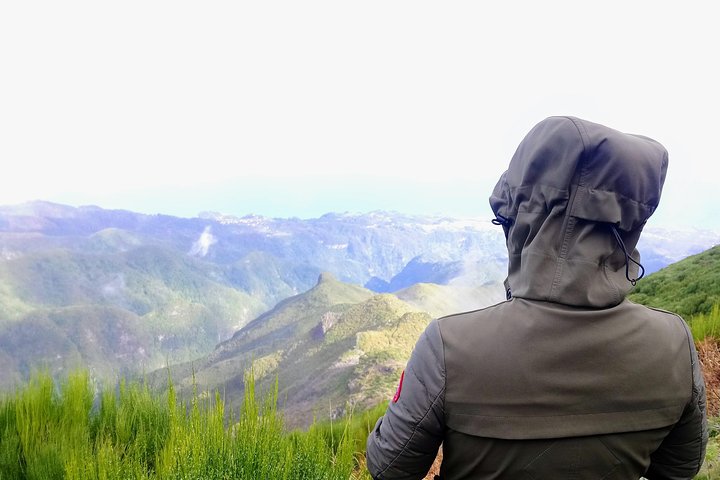 Sunrise Guided Hike PR1 Pico do Areeiro Pico Ruivo small group