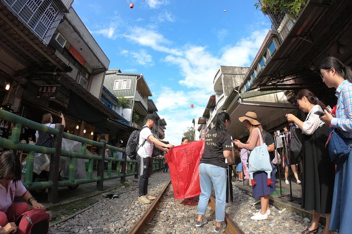 Full-Day Private Custom Keelung Shore Excursions