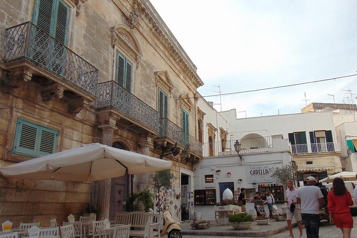 Private guided tour in Ostuni: exploring the panoramic historical centre