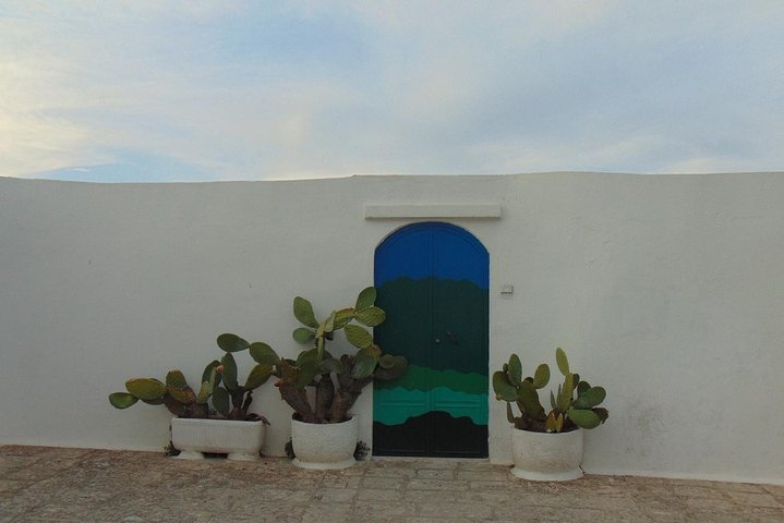 Private guided tour in Ostuni: exploring the panoramic historical centre