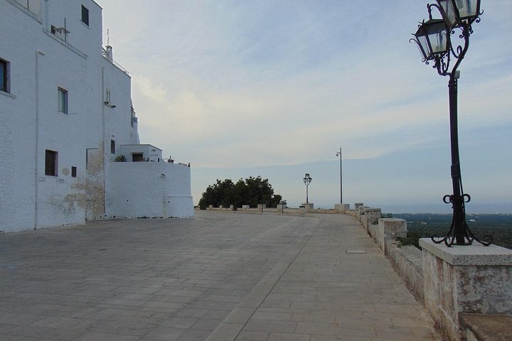 Private guided tour in Ostuni: exploring the panoramic historical centre
