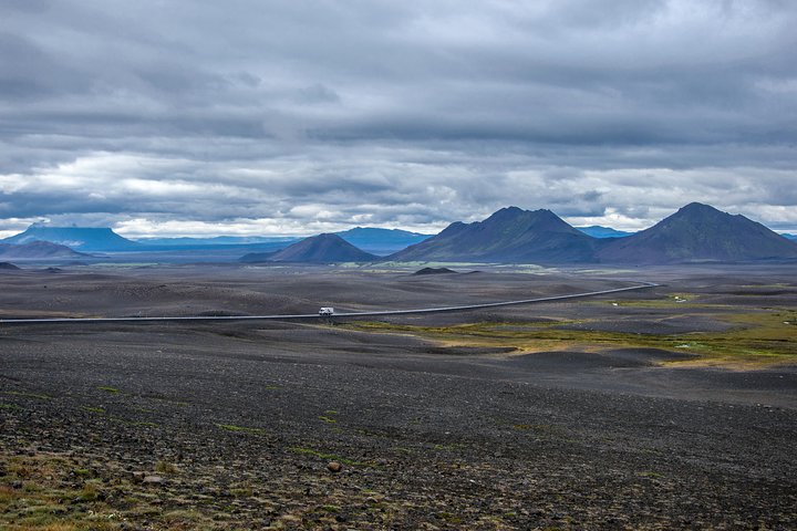 Lush to Lunar Askja Tour