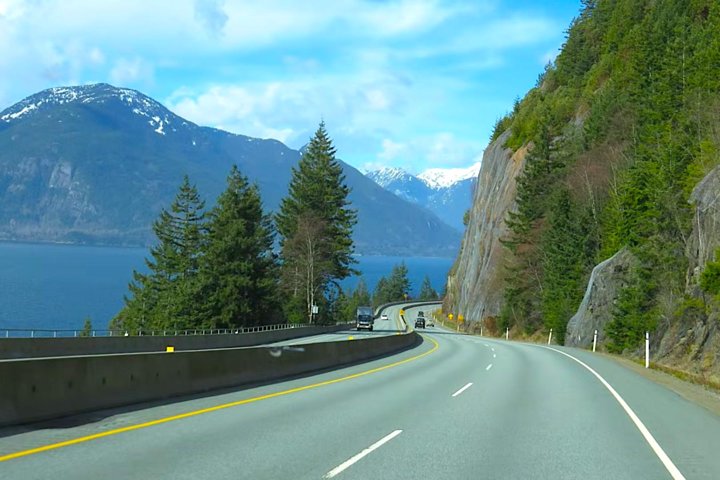 Whistler Sightseeing Tour from Vancouver: See Horseshoe Bay and Shannon Falls
