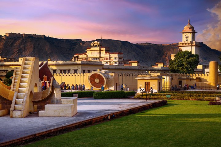Jaipur: Private Full Day Jaipur City Tour with Pick-Up & Drop.
