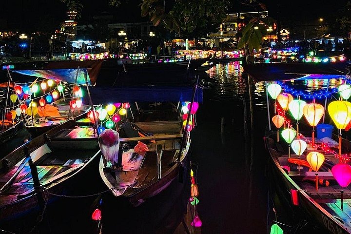 Hoi An Night Market with Hoi an walking Tour , Colourful Lanterns, Boat Ride