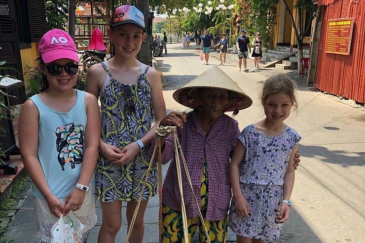 Hoi An Night Market with Hoi an walking Tour , Colourful Lanterns, Boat Ride