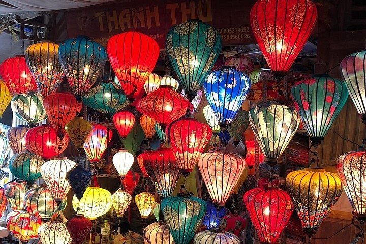 Hoi An Night Market with Hoi an walking Tour , Colourful Lanterns, Boat Ride