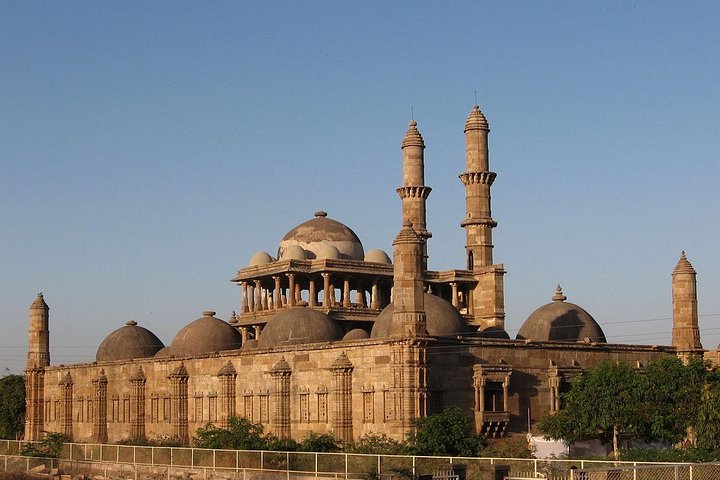 02 Nights & 03 Days Vadodara and Champaner Tour