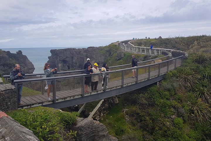 Punakaiki Blow Holes & Pancake Rocks Scenic Tour