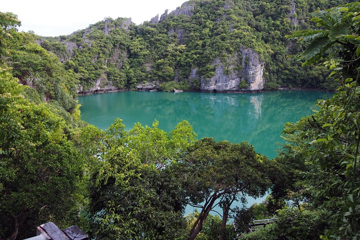 Semi-Private yacht adventure to Ang Thong Park’s hidden treasures