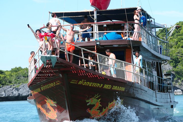Semi-Private yacht adventure to Ang Thong Park’s hidden treasures