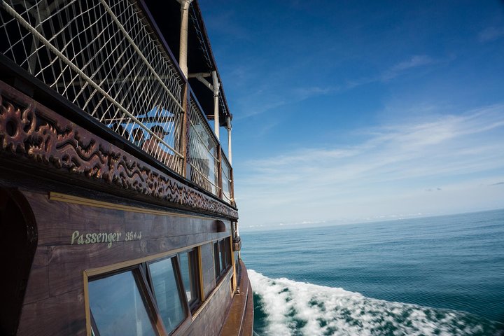 Semi-Private yacht adventure to Ang Thong Park’s hidden treasures