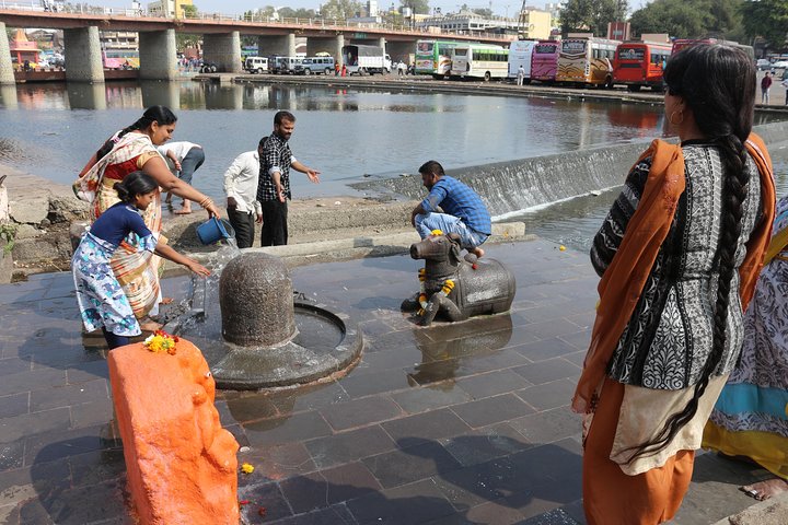 Discover the religious city: Nashik with wine tasting tour
