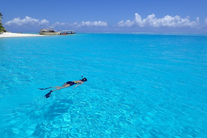 Half day Snorkeling Shared Boat Tour in Bora Bora