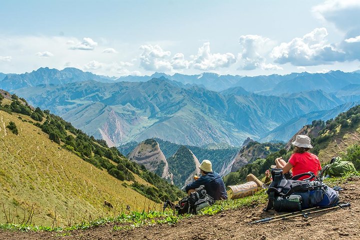 8 Days Trekking in Kyrgyzstan: Alay Mountains Adventure