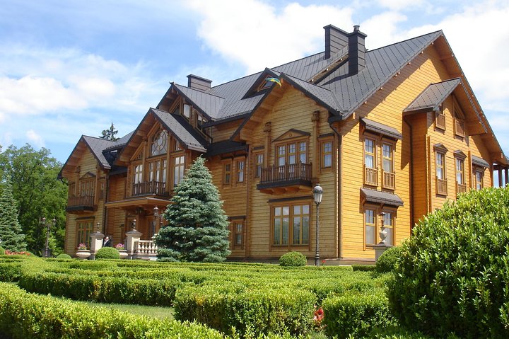 Private Tour Ukrainian President Yanukovych's Residence from Kyiv