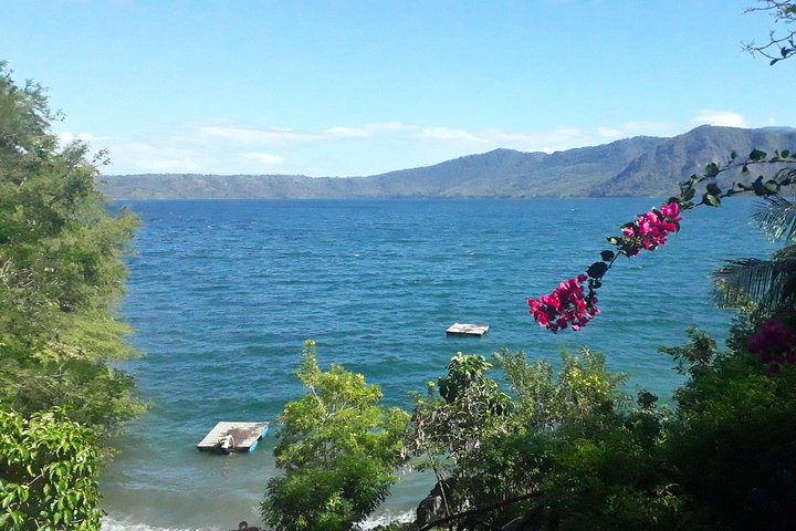Laguna de Apoyo Day pass plus Masaya Volcano