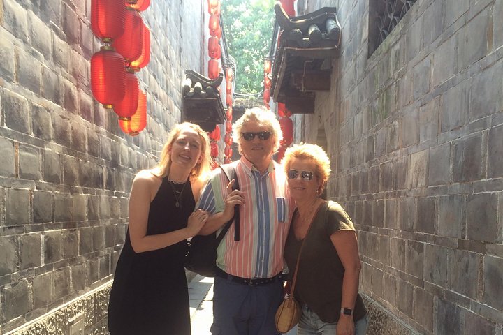 Chengdu Private Sightseeing Tour with Panda Breeding Center Visit