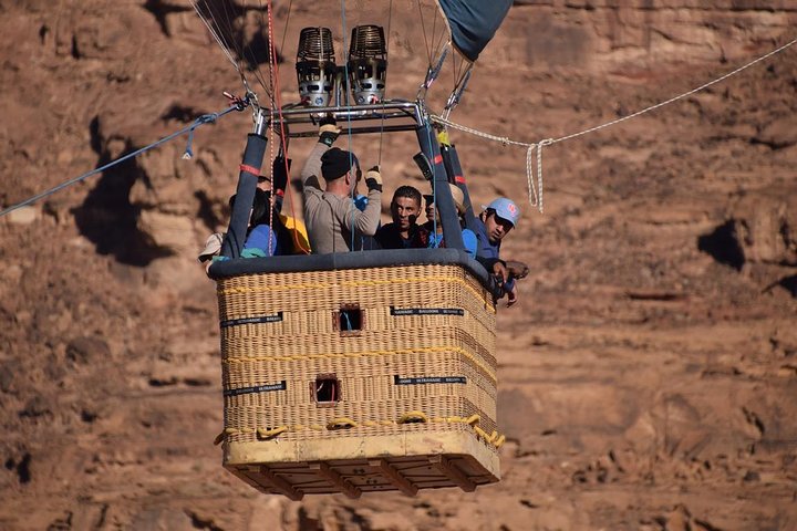 2-Day Tour: Petra, Wadi Rum, and Dead Sea from Amman