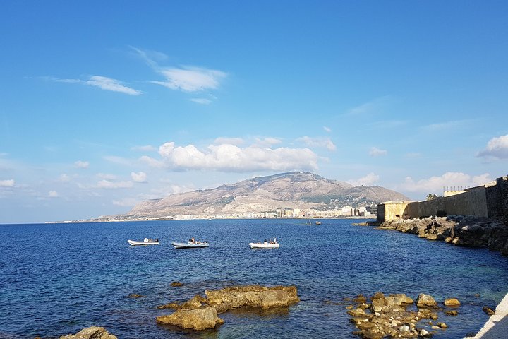 Private tour in Western Sicily. Segesta, Erice and Saline di Nubia