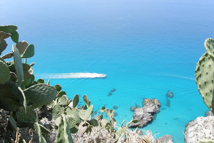 Tropea to Capo Vaticano, the Best Boat Tour. Max 8-12 Passengers