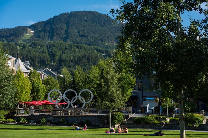 Whistler, Sea to Sky Gondola, & Shannon Falls Tour from Vancouver