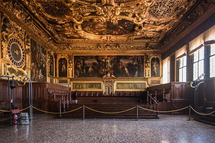 Venice's Best: Basilica, Doge's Palace, Gondola & History Gallery