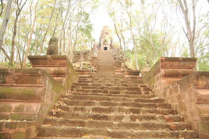 Private One Day Tour to Battambang plus lunch from Siem Reap